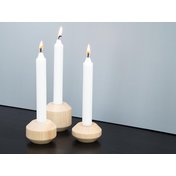 Kerzenständer Takks, 3er Set – Kerzenhalter aus Eschenholz – 7 x 7 cm, Kerzendurchmesser 2,2 cm 
