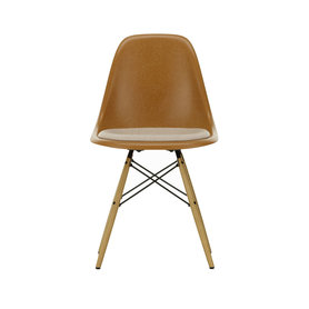 Vitra - Eames Fiberglass Side Chair DSW mit Sitzpolster