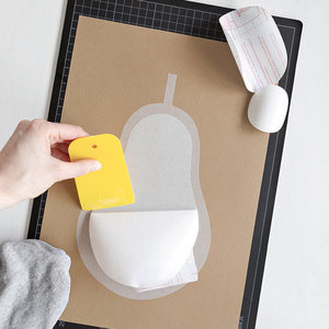 Bastel ein DIY-Bild aus Klebefolie Bastel ein DIY-Bild aus Klebefolie