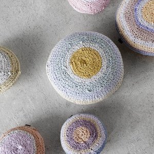 Anleitung: Kissenbezug häkeln aus recyceltem Garn Anleitung: Kissenbezug häkeln aus recyceltem Garn