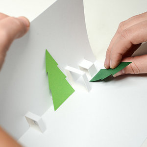 So bastelst du eine 3D Popup Weihnachtskarte So bastelst du eine 3D Popup Weihnachtskarte