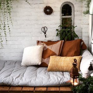 DIY-Anleitung: In 3 Schritten zur traumhaften Sitzecke auf dem Balkon DIY-Anleitung: In 3 Schritten zur traumhaften Sitzecke auf dem Balkon