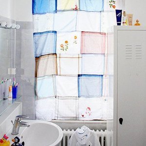 Ein Vorhang aus Taschentüchern nähen Ein Vorhang aus Taschentüchern nähen