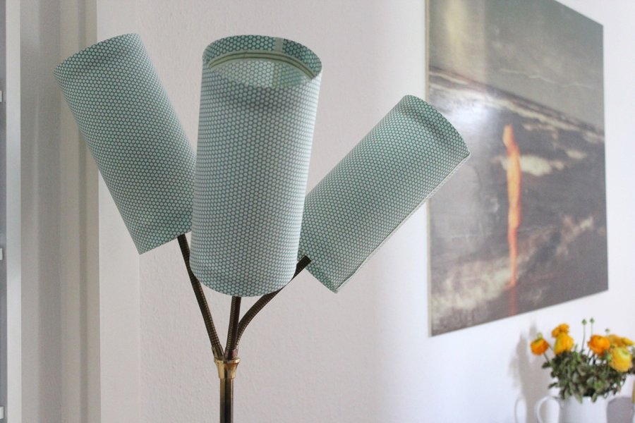 Lampenschirme selber machen: Wie bezieht man einen alten Lampenschirm