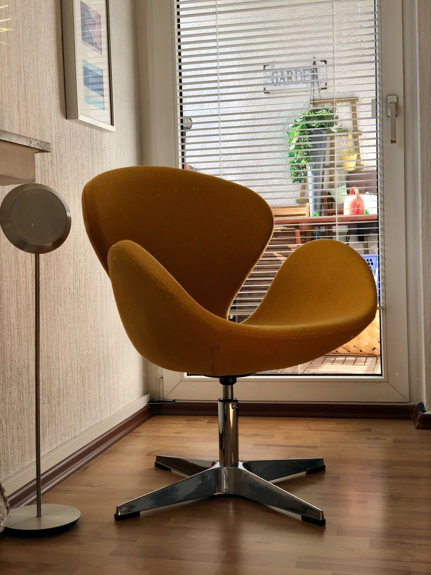 Swan Chair