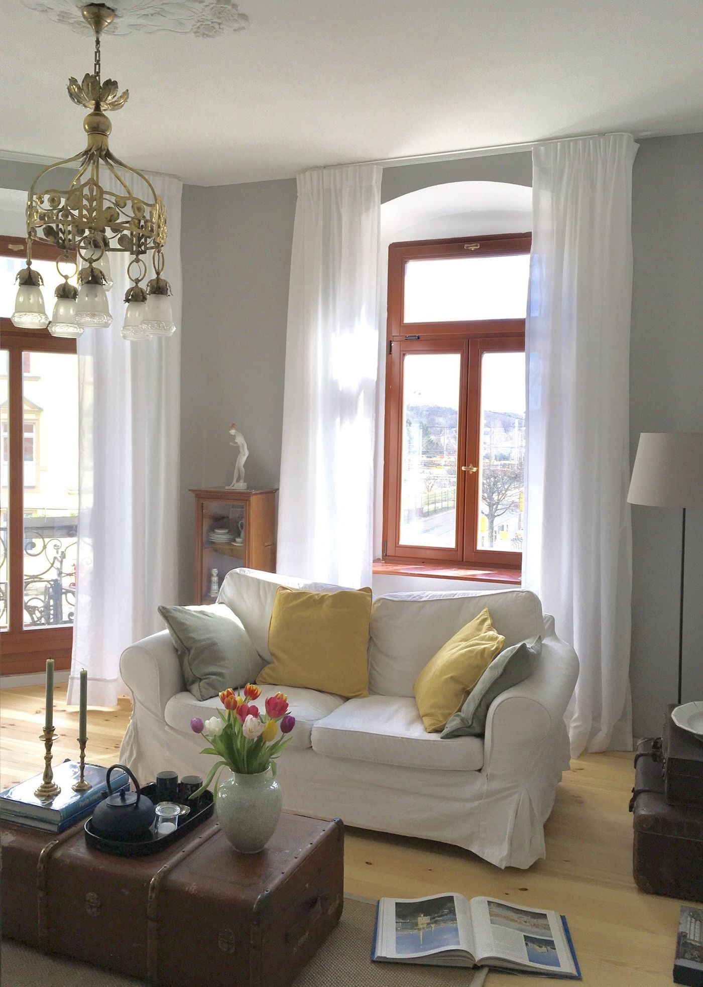 Ektorp Sofa In Einem Vintage Stil Wohnzimmer Kleine Wohnung