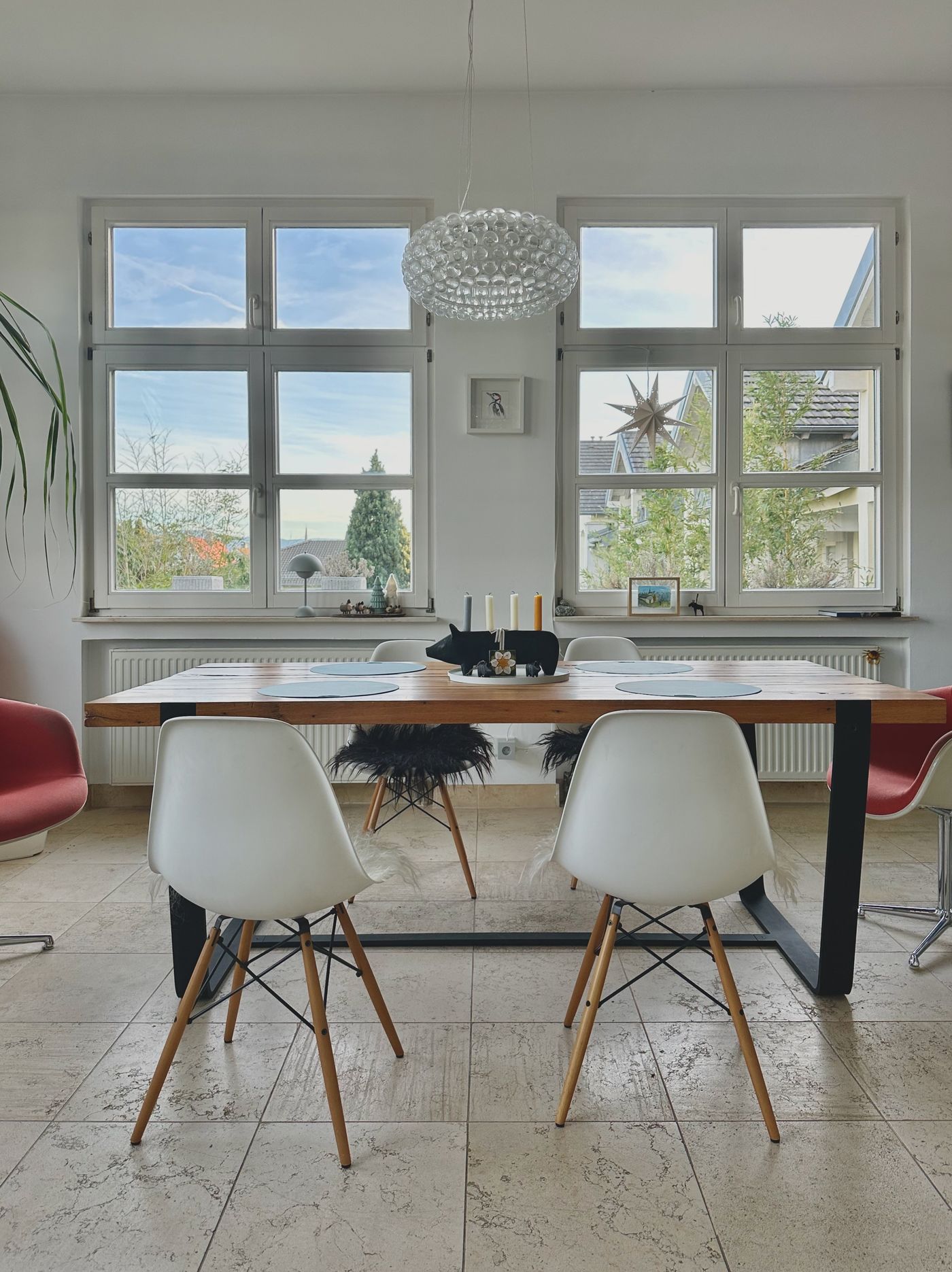 Eames Plastic Side Chair