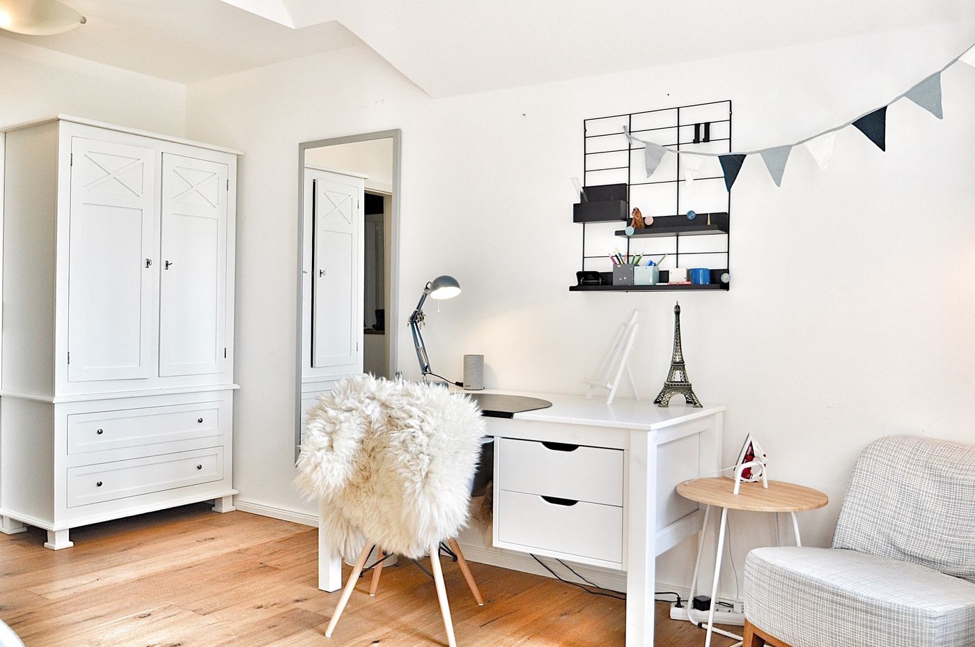 Kleiderschrank weiß
