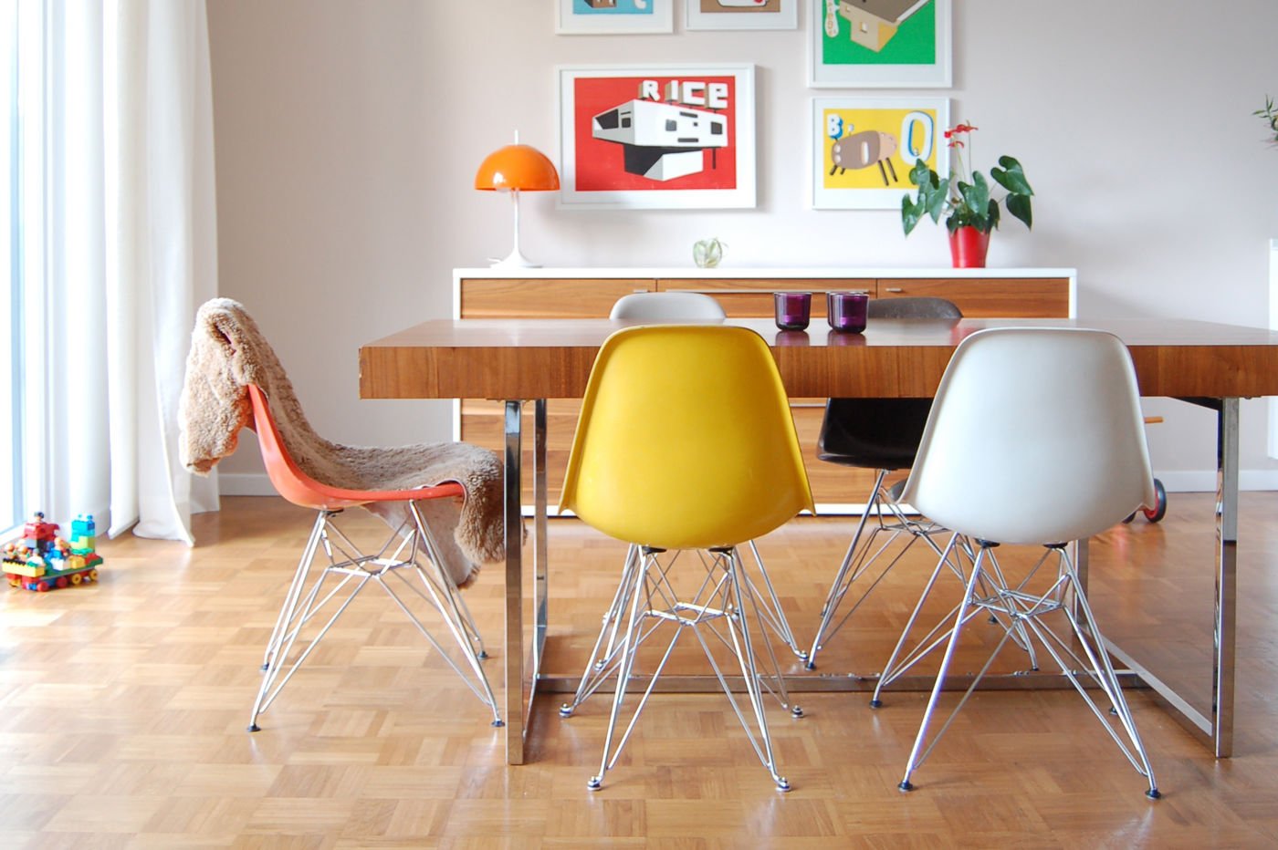 Der Eames Side Chair