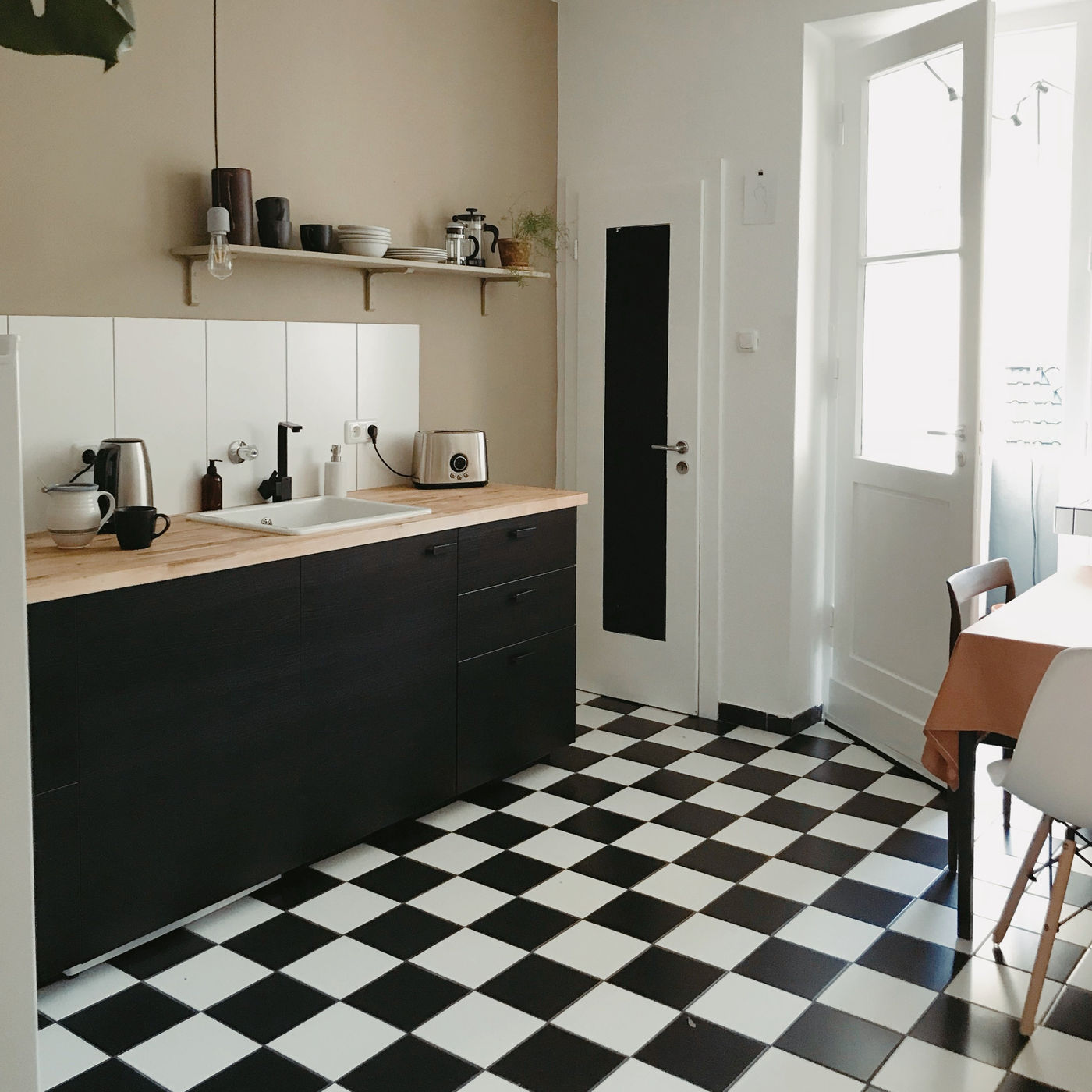 Küchen-Makeover mit Wandfarben: 7 Ideen mit Vorher-Nachher-Bildern