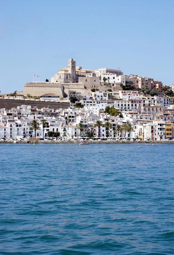 So urlauben wir auf Ibiza, Krk und in Südfrankreich! So urlauben wir auf Ibiza, Krk und in Südfrankreich!