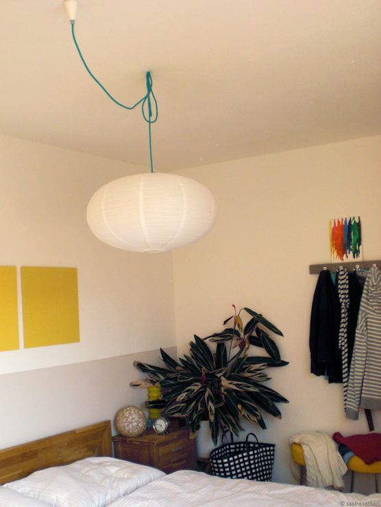 Schlafzimmer mit neuem Regenbogenbild Schlafzimmer mit neuem Regenbogenbild