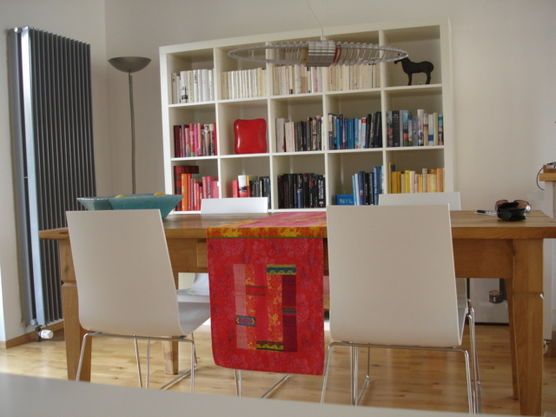 Farbe und viel weiß Farbe und viel weiß