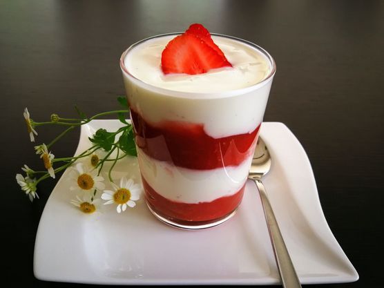 Erdbeeren und Rhabarber... Da Erdbeeren und Rhabarber... Da