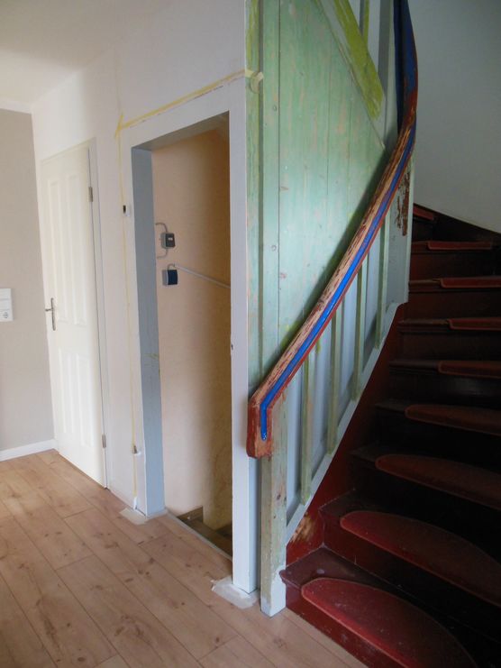 Treppenrenovierung - Der Lack muss ab!... Treppenrenovierung - Der Lack muss ab!...