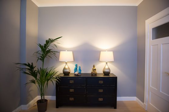 Mein grauer Salon - Glam Chic meets Asia. Mein grauer Salon - Glam Chic meets Asia.