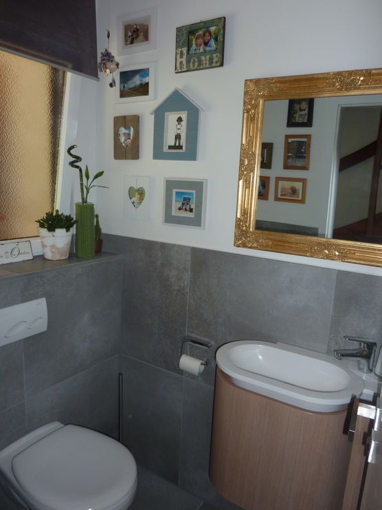 Gästeklo mit tollem Waschbeckenschränkle Gästeklo mit tollem Waschbeckenschränkle