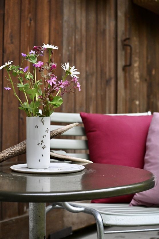 Meine regengeschütze Kaffeepausen-Ecke mit Meine regengeschütze Kaffeepausen-Ecke mit