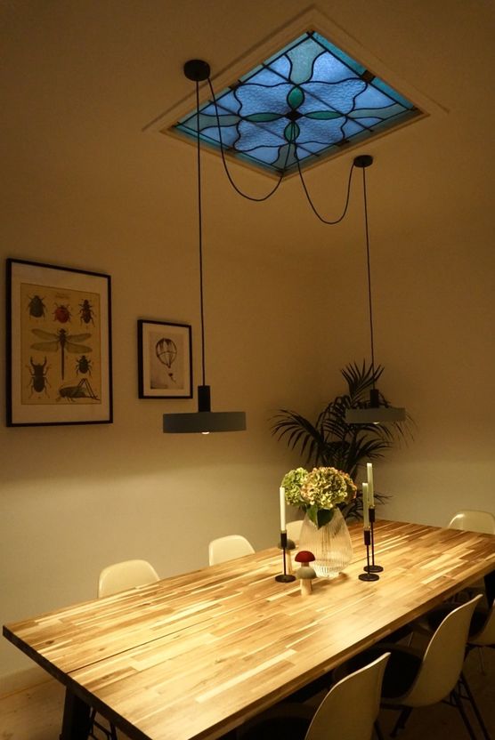 In unserem Esszimmer empfangen In unserem Esszimmer empfangen