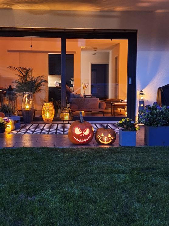 Kürbiszeit
Wir haben gestern angefangen Kürbiszeit
Wir haben gestern angefangen