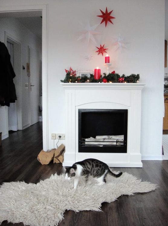 Kamin mit Weihnachtsdeko Kamin mit Weihnachtsdeko