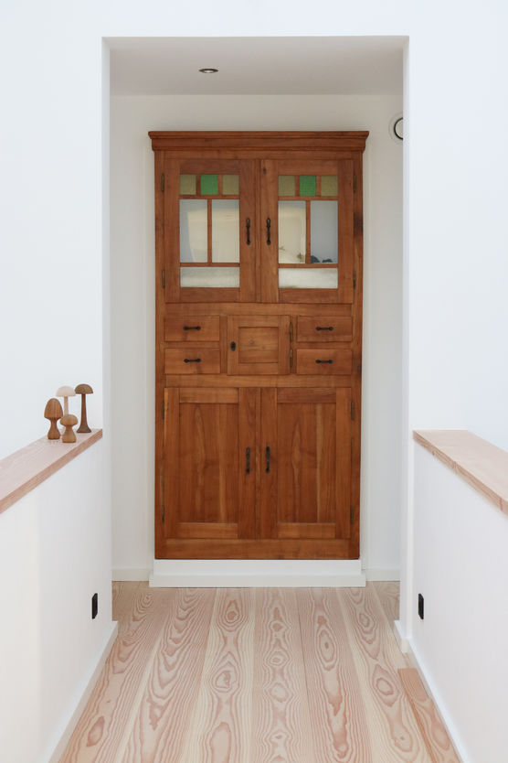 Der alte Wandschrank stand Der alte Wandschrank stand