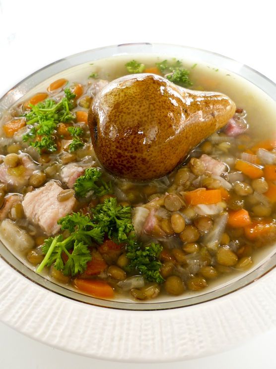 Linsensuppe mit Birnen und Thymian Linsensuppe mit Birnen und Thymian