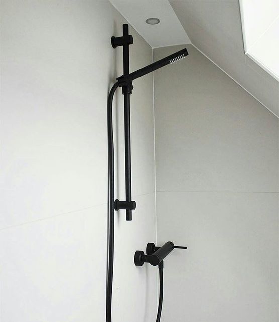 Schwarze Armaturen in unserem Waldhaus Schwarze Armaturen in unserem Waldhaus