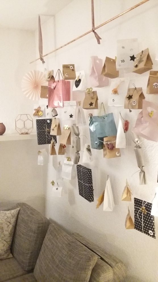 Advent, Advent, der Kalender hängt! Advent, Advent, der Kalender hängt!