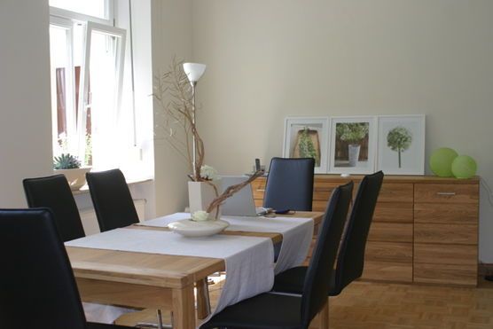 Wohn-und Esszimmer auf 20 qm Wohn-und Esszimmer auf 20 qm