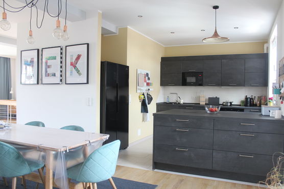 Unsere offene schwarze Küche Unsere offene schwarze Küche