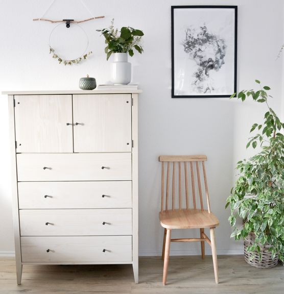 Dieser hübsche Schrank zog Dieser hübsche Schrank zog