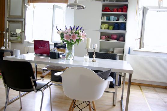 Tagsüber Arbeitsplatz, am Abend Familien-Dreh-und Angelpunkt Tagsüber Arbeitsplatz, am Abend Familien-Dreh-und Angelpunkt