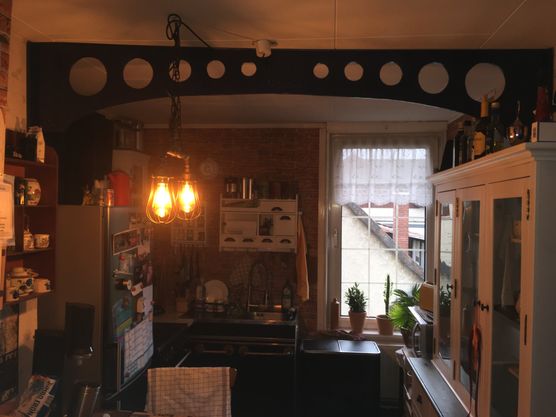 Träger aus Holz in Träger aus Holz in