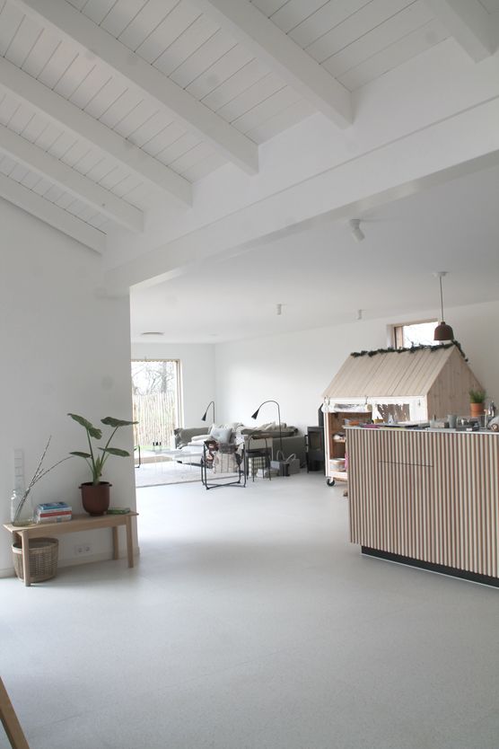 Einmal durchgeblickt, vom Esstisch Einmal durchgeblickt, vom Esstisch