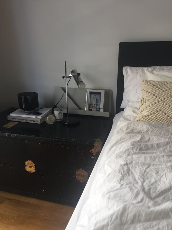 Dieser alte Schrankkoffer begleitet Dieser alte Schrankkoffer begleitet