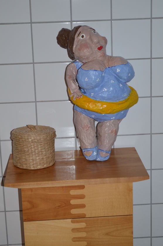 Fräulein Mölkky die Badenixe lebt ab sofort bei uns im Bad Fräulein Mölkky die Badenixe lebt ab sofort bei uns im Bad