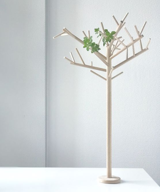 Ein Holzbäumchen für reduzierte Ein Holzbäumchen für reduzierte