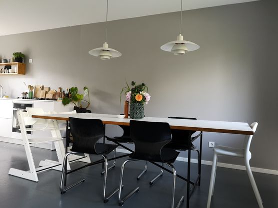 Die Wand ist schon Die Wand ist schon