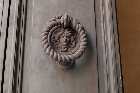 Diesen alten Türklopfer habe Diesen alten Türklopfer habe