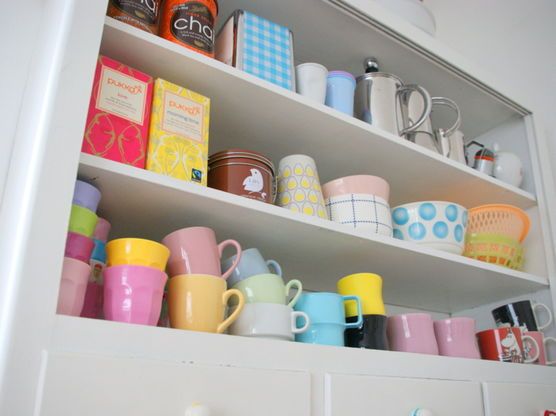 Küchenschrank & Inhalt Küchenschrank & Inhalt