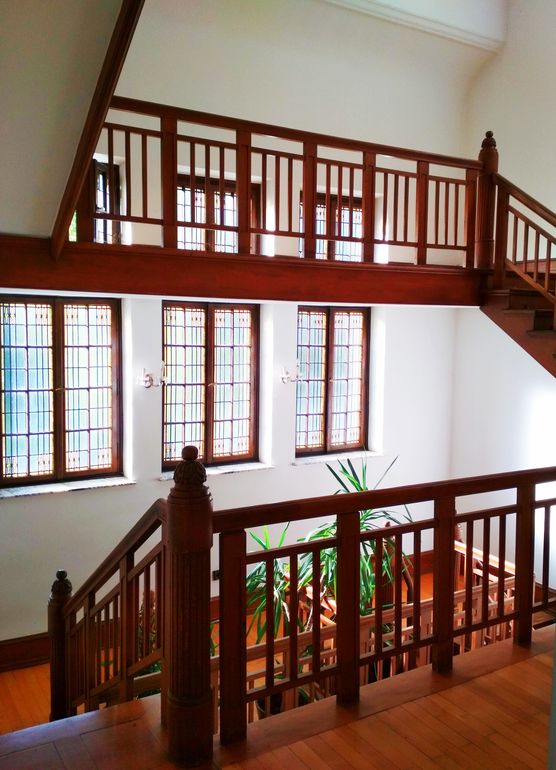 Sonnenstrahlen am Morgen vertreiben Sonnenstrahlen am Morgen vertreiben