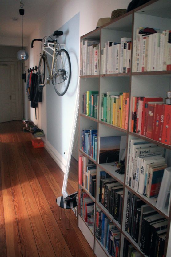 das Bücherregal das Bücherregal