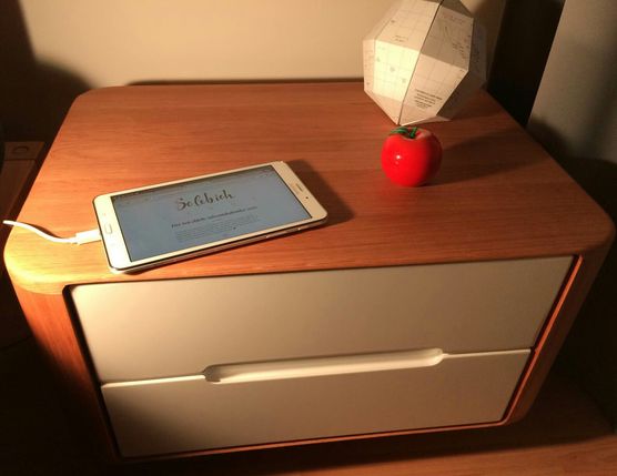 Nachttisch Nachttisch