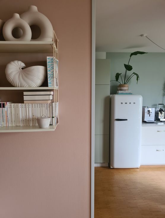 Zwei Räume, zwei Farben Zwei Räume, zwei Farben