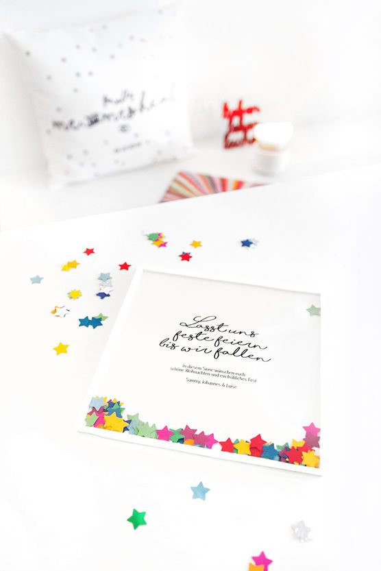 DIY-Konfetti-Stern-Weihnachtskarte DIY-Konfetti-Stern-Weihnachtskarte