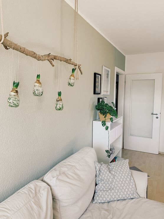 Neue Frühlingsdeko im Wohnzimmer. Neue Frühlingsdeko im Wohnzimmer.