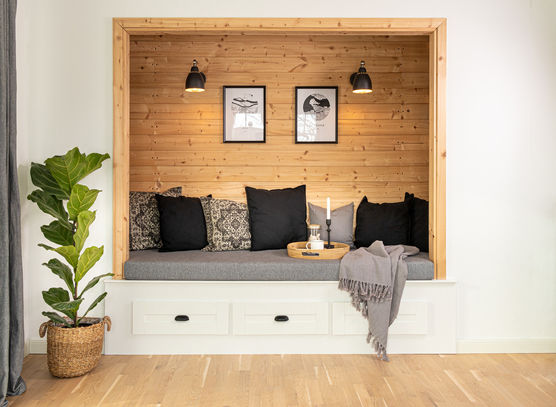 Die Fertigstellung unserer Lese-Ecke Die Fertigstellung unserer Lese-Ecke