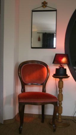 ...und noch ein Epochen Stuhl ...und noch ein Epochen Stuhl