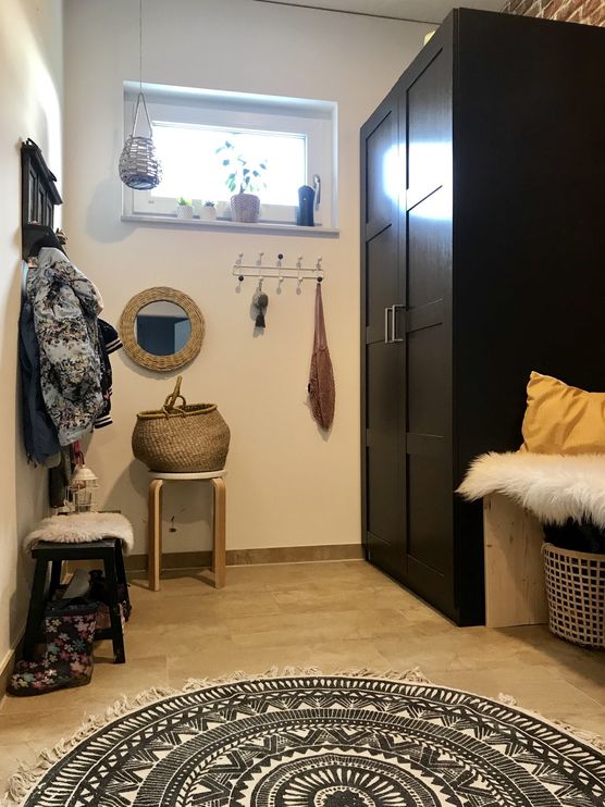 Unsere neue Garderobe im Unsere neue Garderobe im